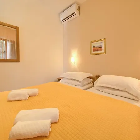 Loncar Apartment